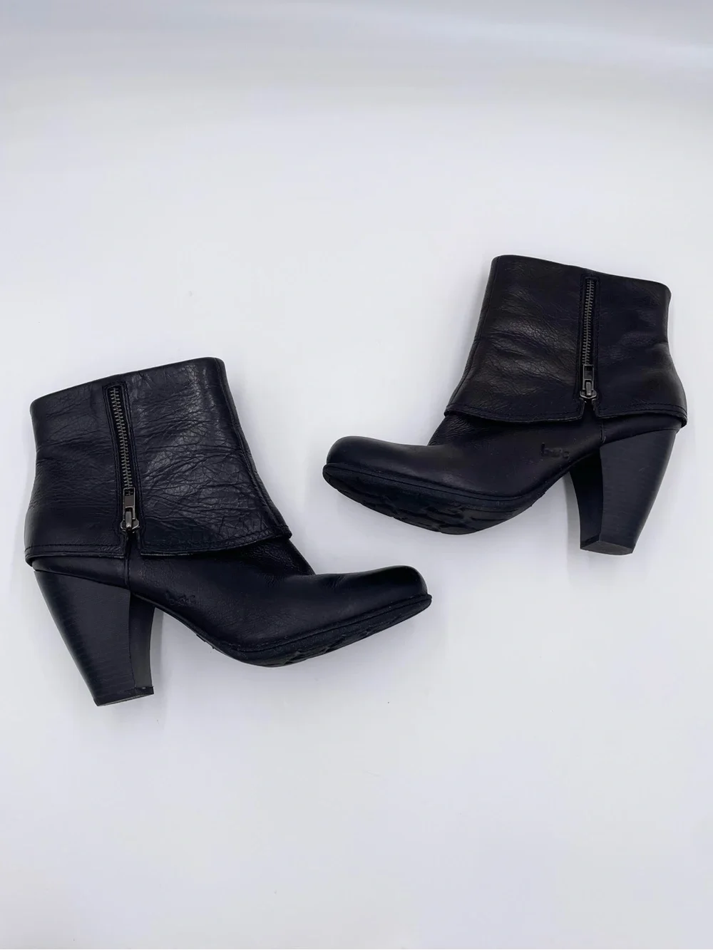 B.O.C. Born Concept Ankle Boots Size 9 Black Leather Foldover Cuff Side Zipper